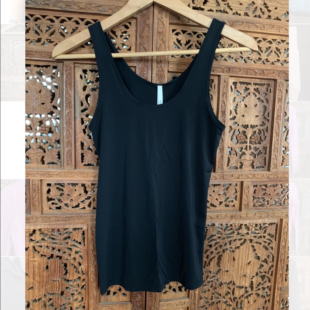 2 Babaton silky tanks